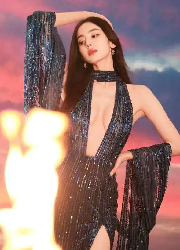 寒冬红毯保暖心机_女明星红毯穿搭保暖技巧_女明星的冬装