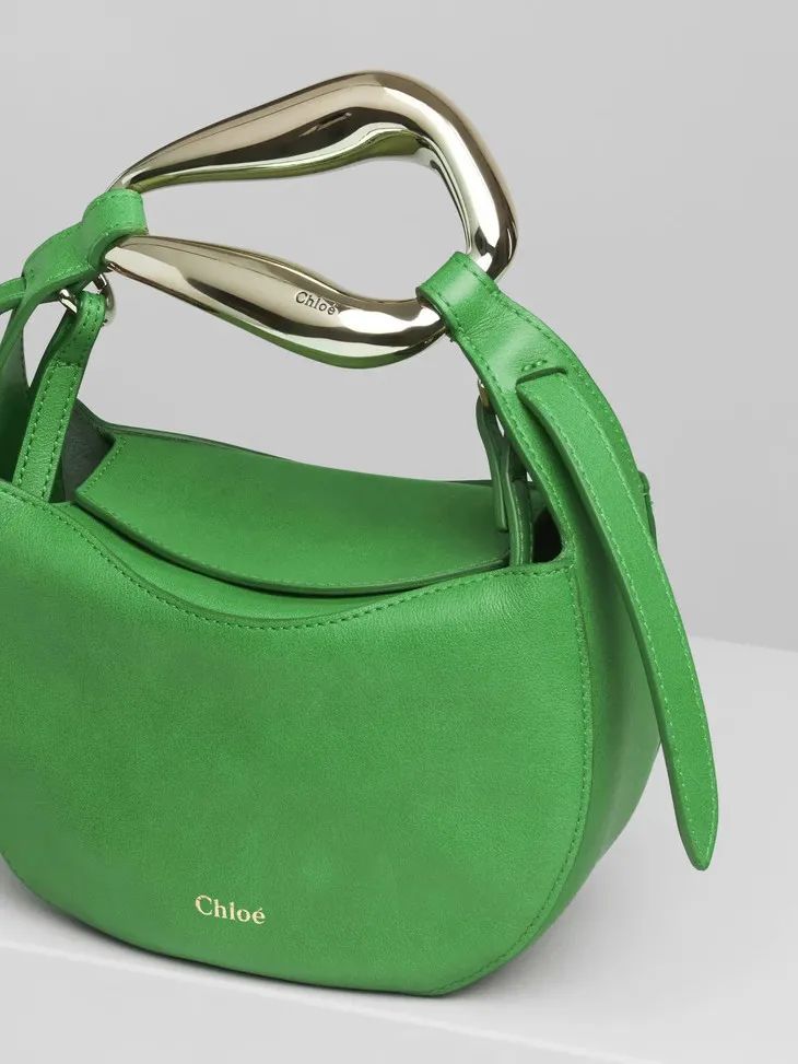 春季时尚趋势_女明星红毯穿搭_晚装女明星