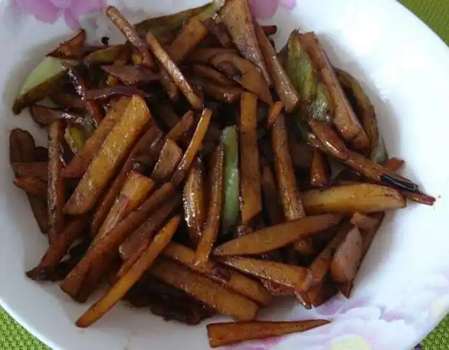 厨房小白黑暗料理做法_明星黑暗料理图片大全高清,_煎鲫鱼失败经验